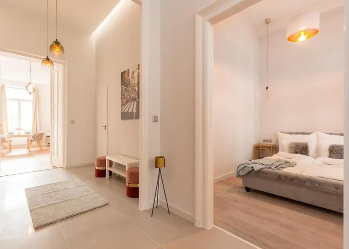 Space And Elegance In The Heart Of Apartamento