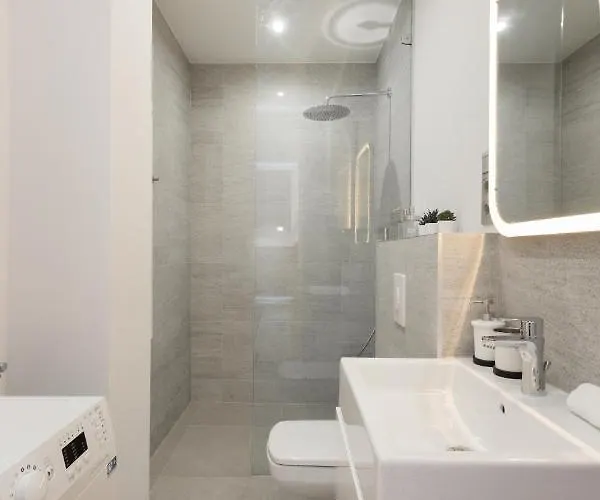 Space And Elegance In The Heart Of Apartamento *